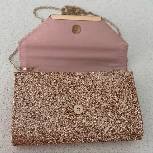 Sparkling Rose Gold Clutch with Chain Strap - Picture 4 of 5